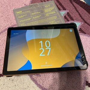 On Running Surf 10.1" Tablet - Orange and Black